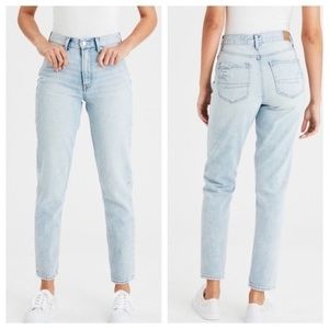American Eagle light wash mom jean